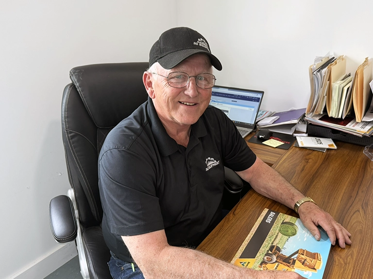 Bruce / Sales Manager
