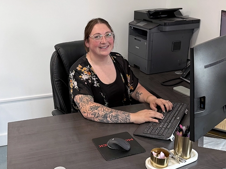 Deanna / Accounts Manager / Owner